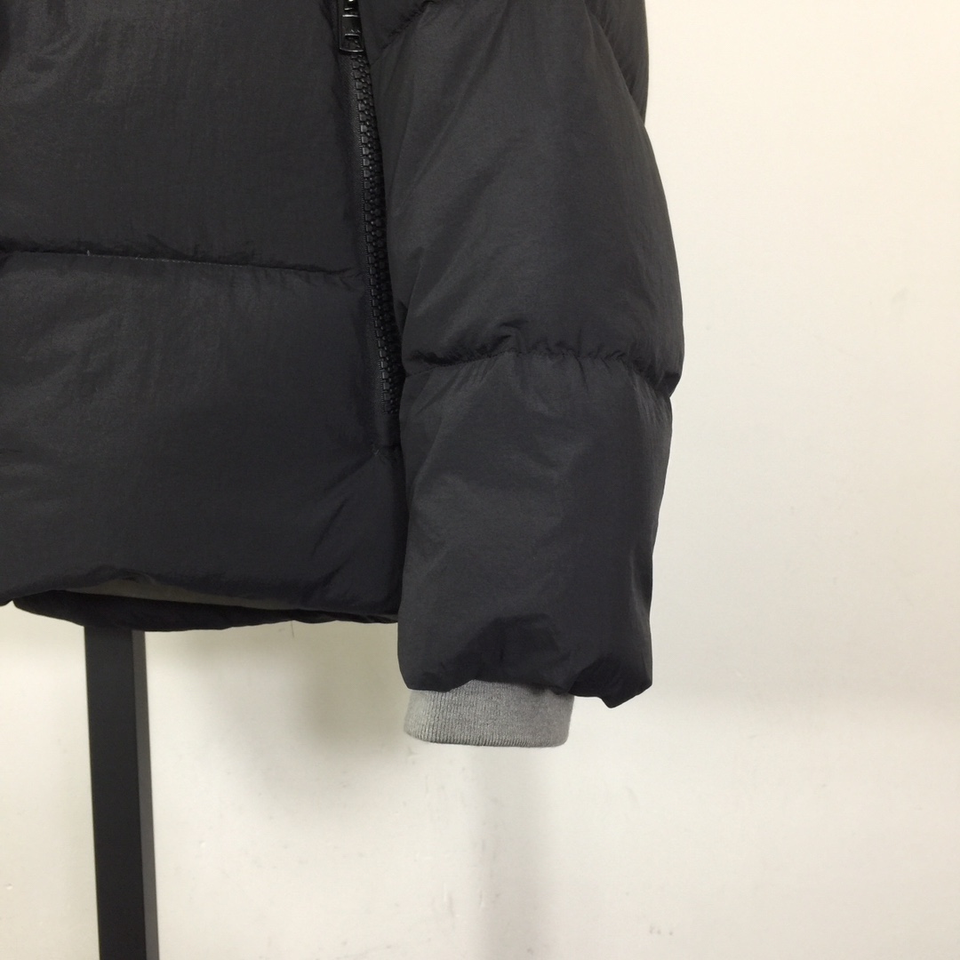 Canada Goose Hooded Jacket - EUR FASHION