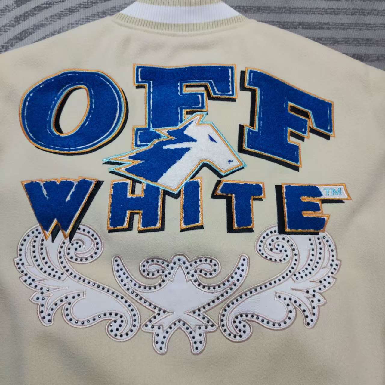 Off-White Wo Thunderbolt Varsity - EUR FASHION