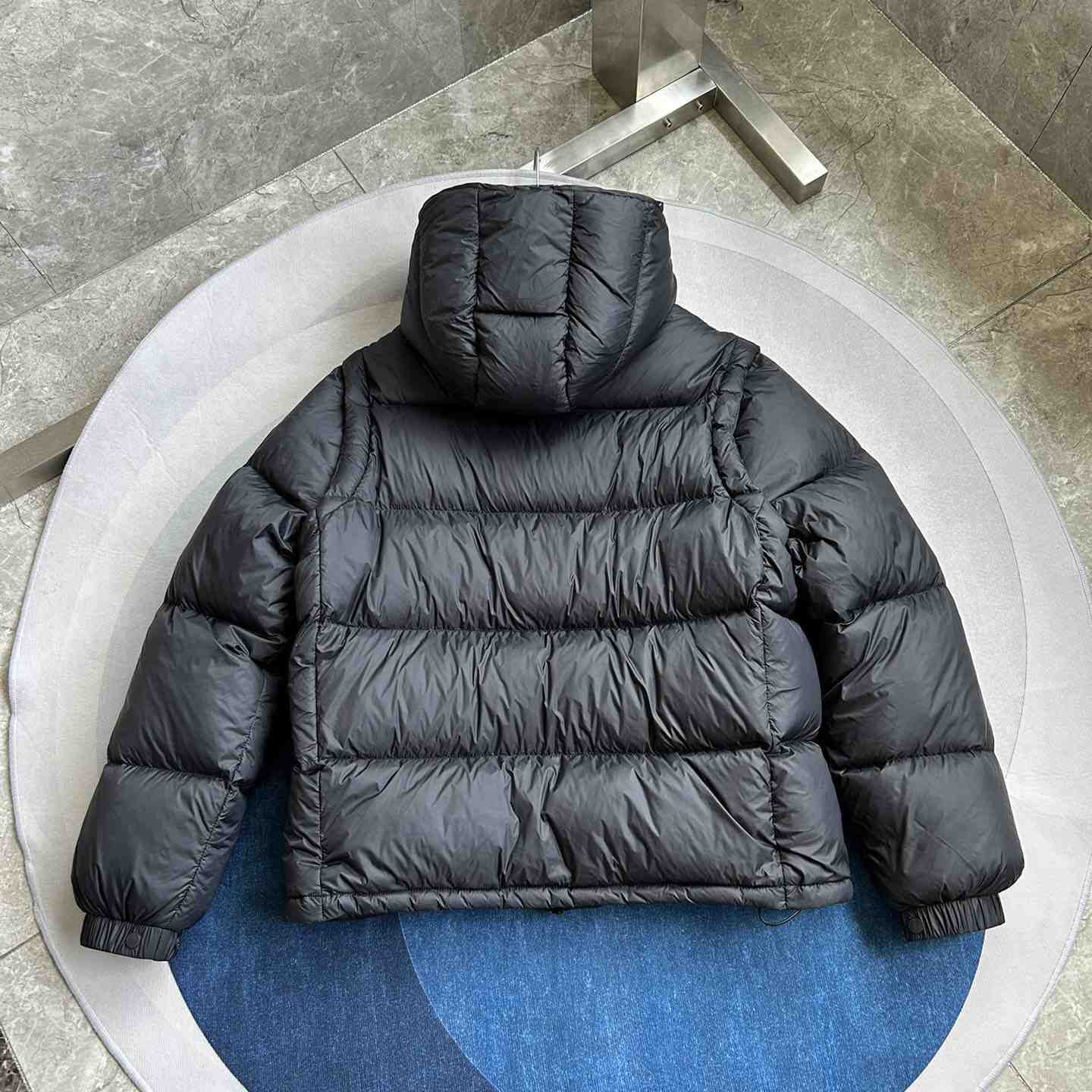 Moncler Cyclone 2-IN-1 Short Down Jacket - EUR FASHION