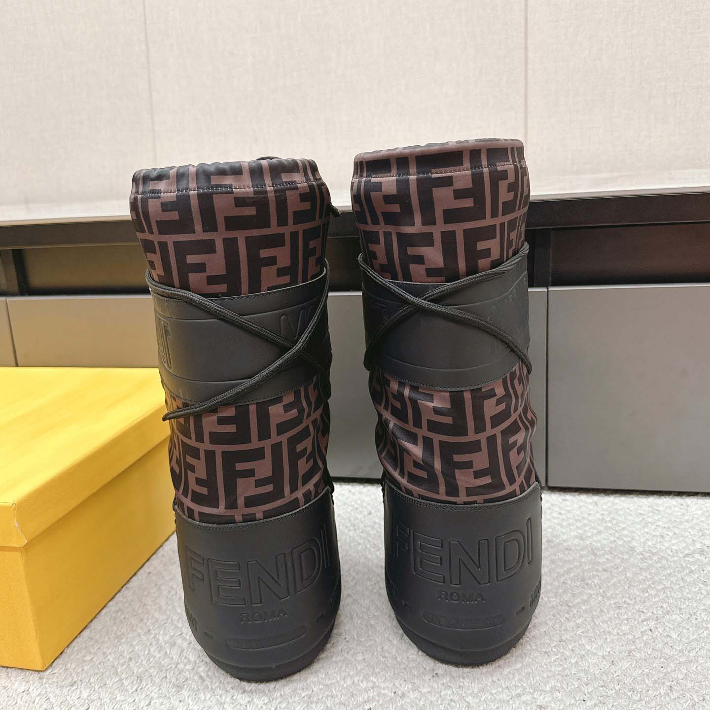 Fendi FF Motif Moon Boots - EUR FASHION