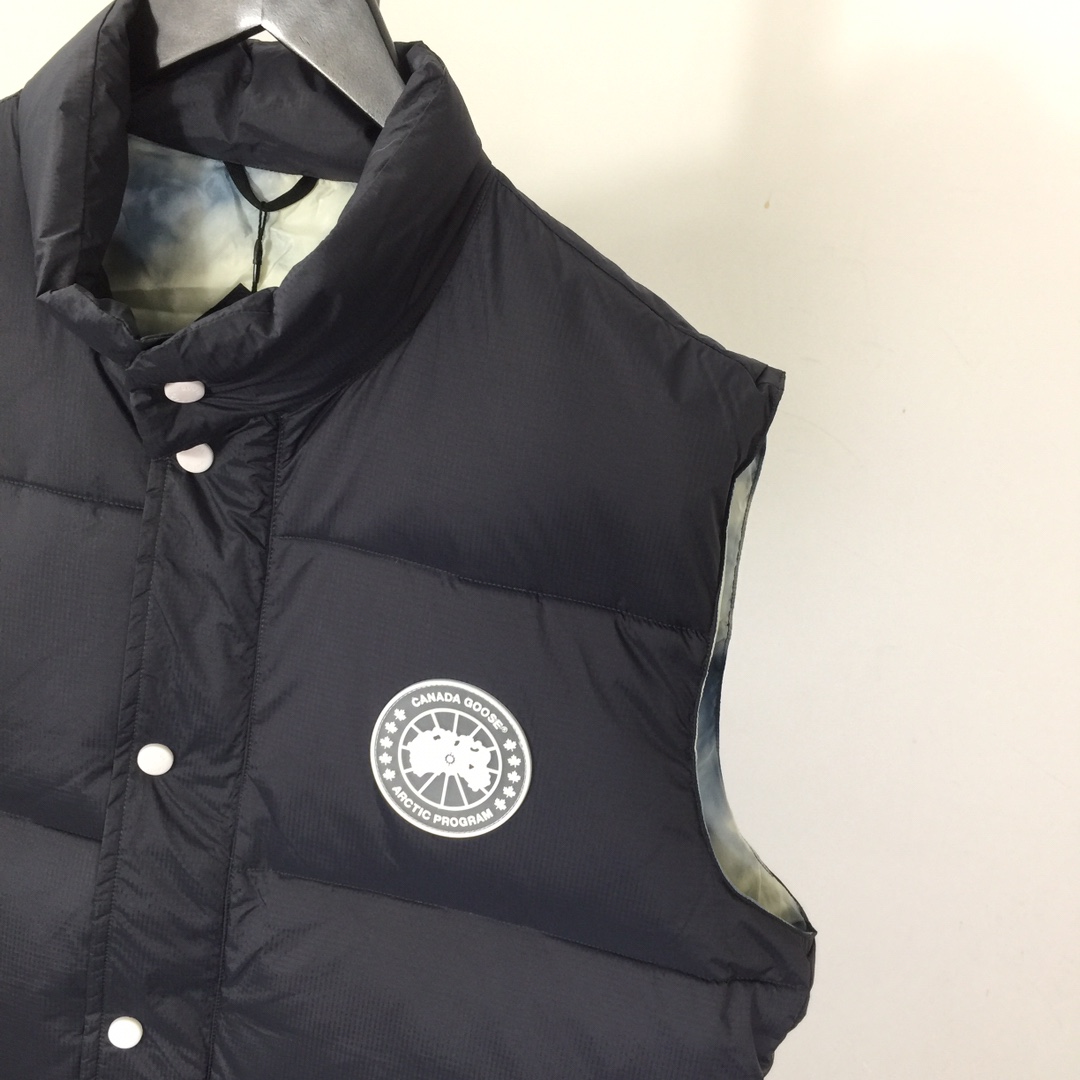 Canada Goose Down Vest - EUR FASHION