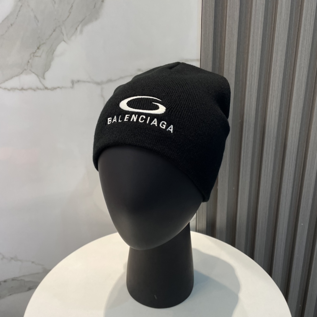 Balenciag Beanie  - EUR FASHION