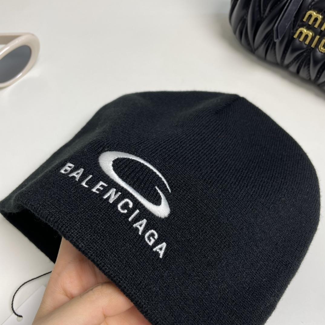 Balenciag Beanie  - EUR FASHION