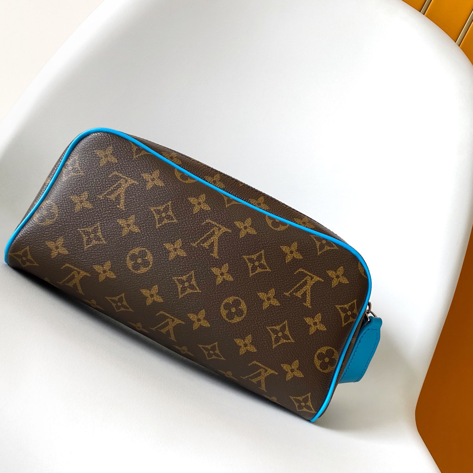 Louis Vuitton Dopp Kit    M12638 - EUR FASHION