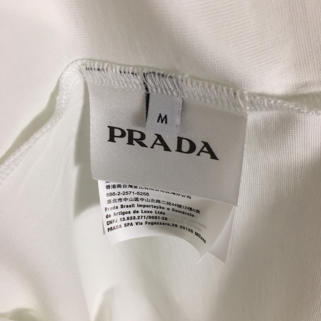 Prada Logo T-Shirt - EUR FASHION