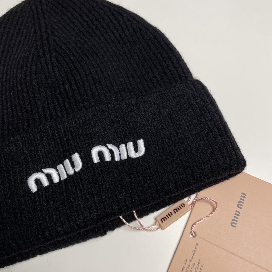 Miu Miu  Beanie  - EUR FASHION