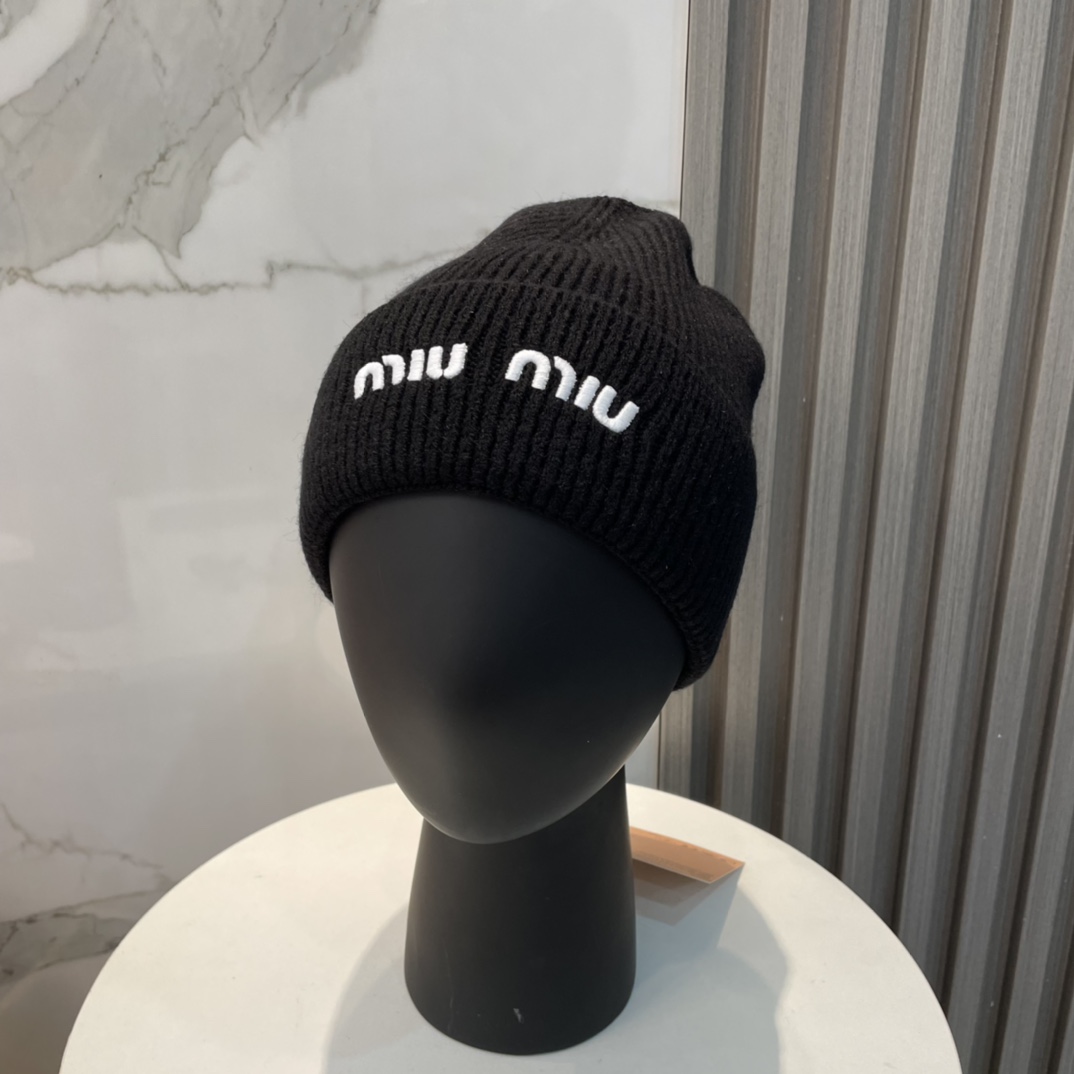 Miu Miu  Beanie  - EUR FASHION