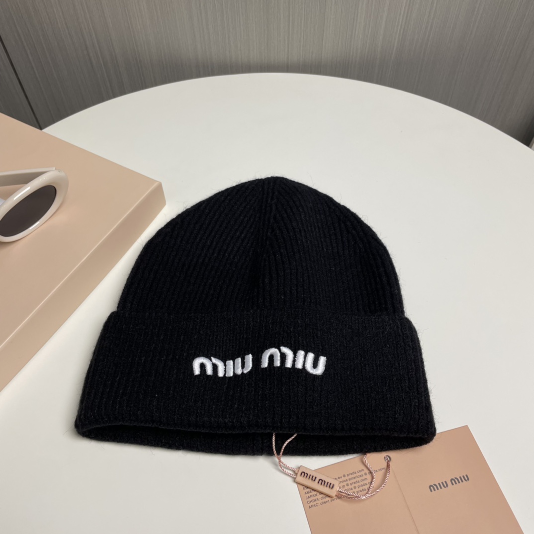 Miu Miu  Beanie  - EUR FASHION