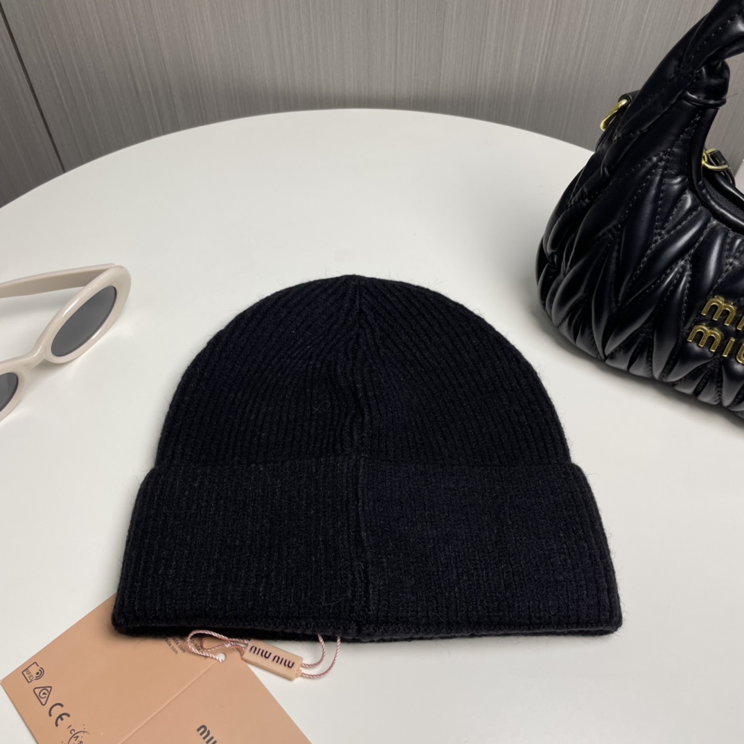 Miu Miu  Beanie  - EUR FASHION