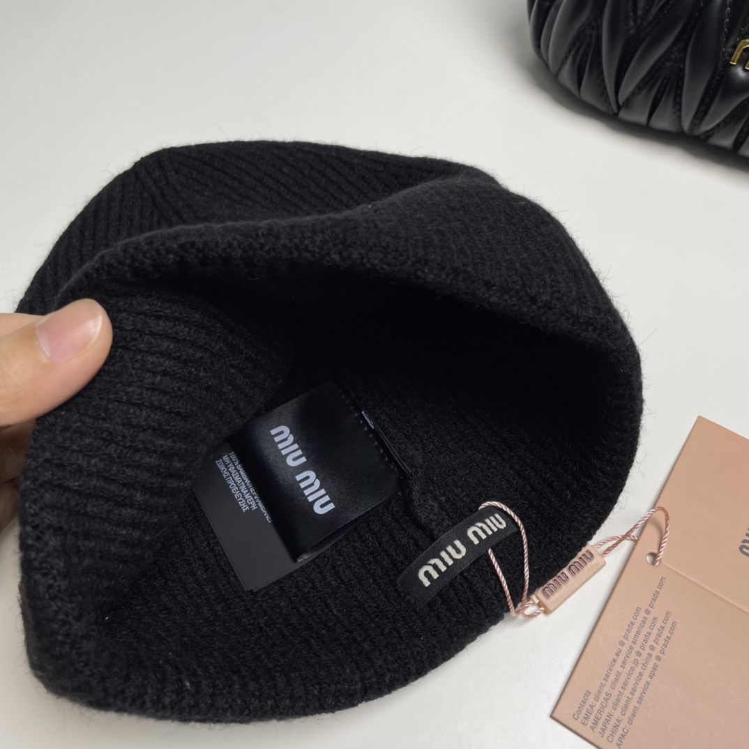 Miu Miu  Beanie  - EUR FASHION