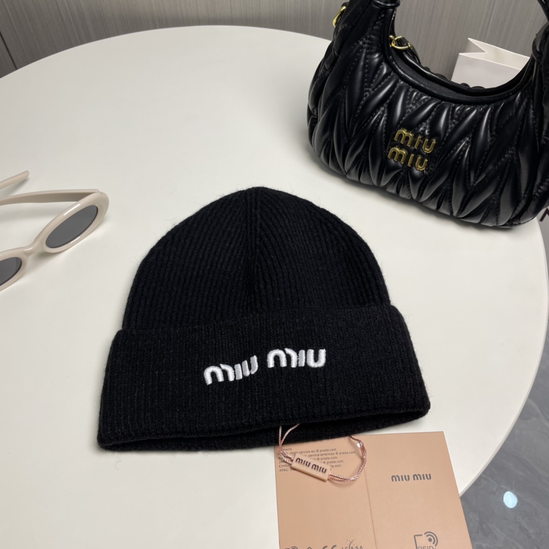 Miu Miu  Beanie  - EUR FASHION