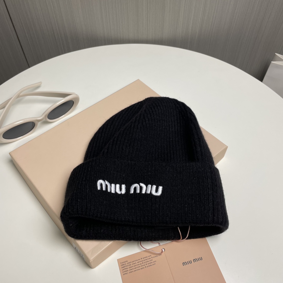 Miu Miu  Beanie  - EUR FASHION