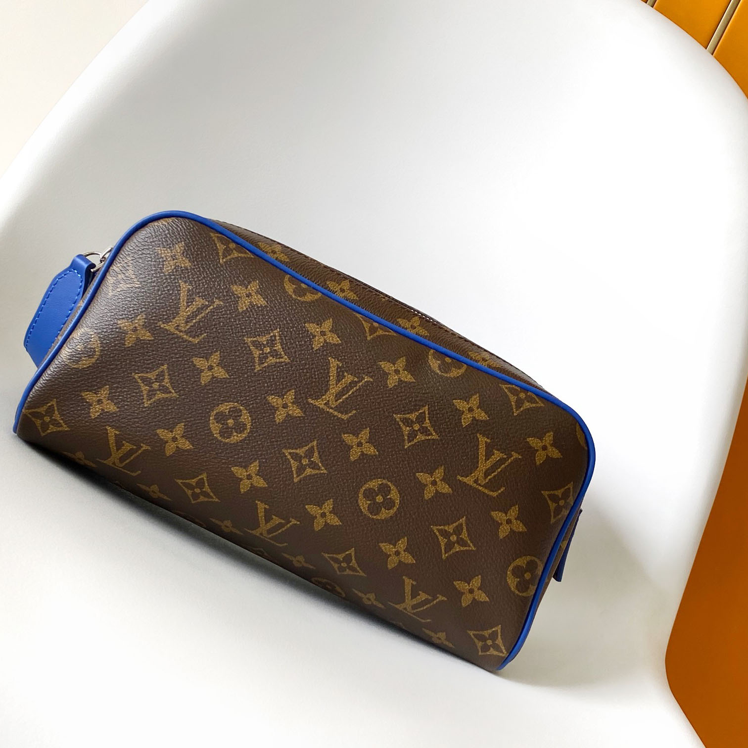 Louis Vuitton Dopp Kit    M12642 - EUR FASHION