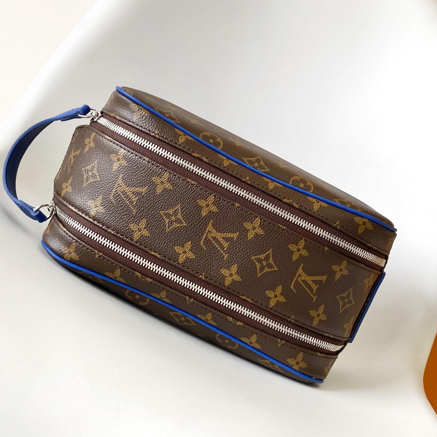 Louis Vuitton Dopp Kit    M12642 - EUR FASHION