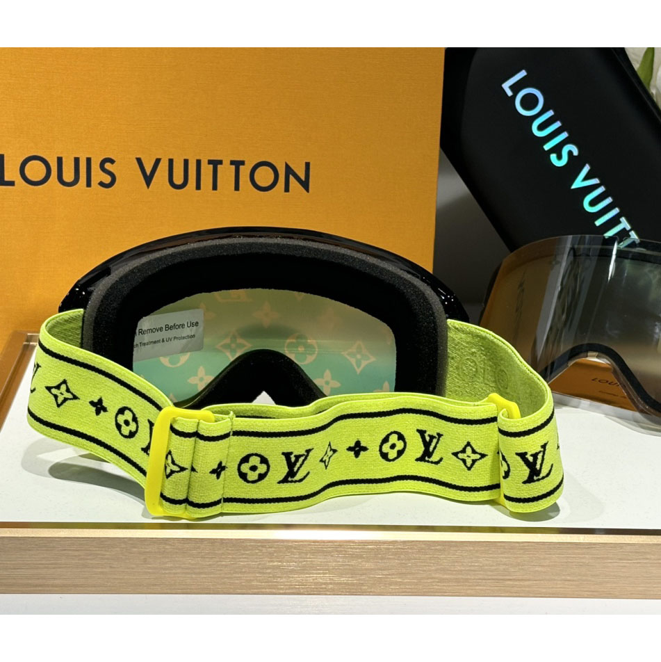 Louis Vuitton LV Snow Mask     - EUR FASHION