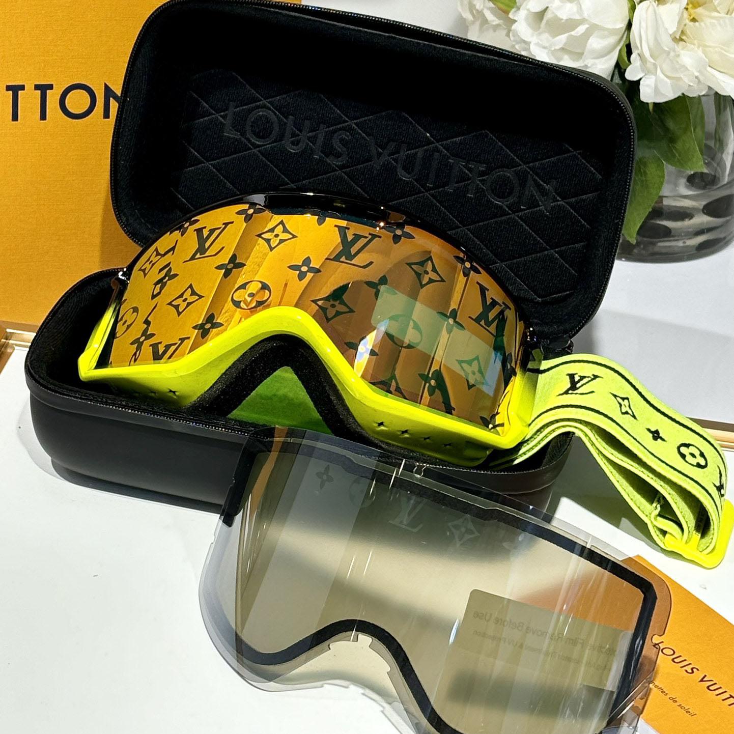 Louis Vuitton LV Snow Mask     - EUR FASHION