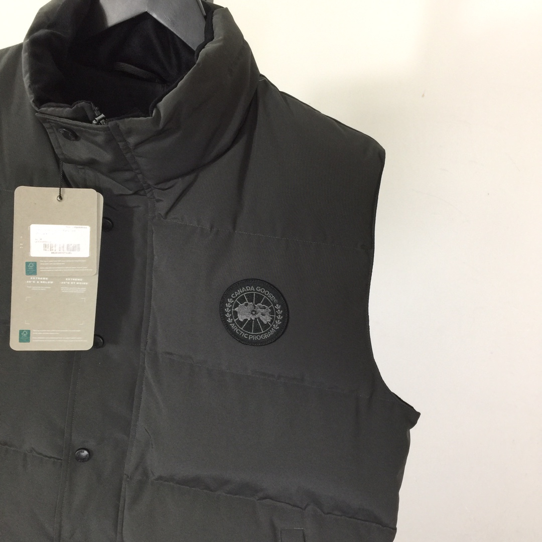 Canada Goose Black Label Down Vest - EUR FASHION