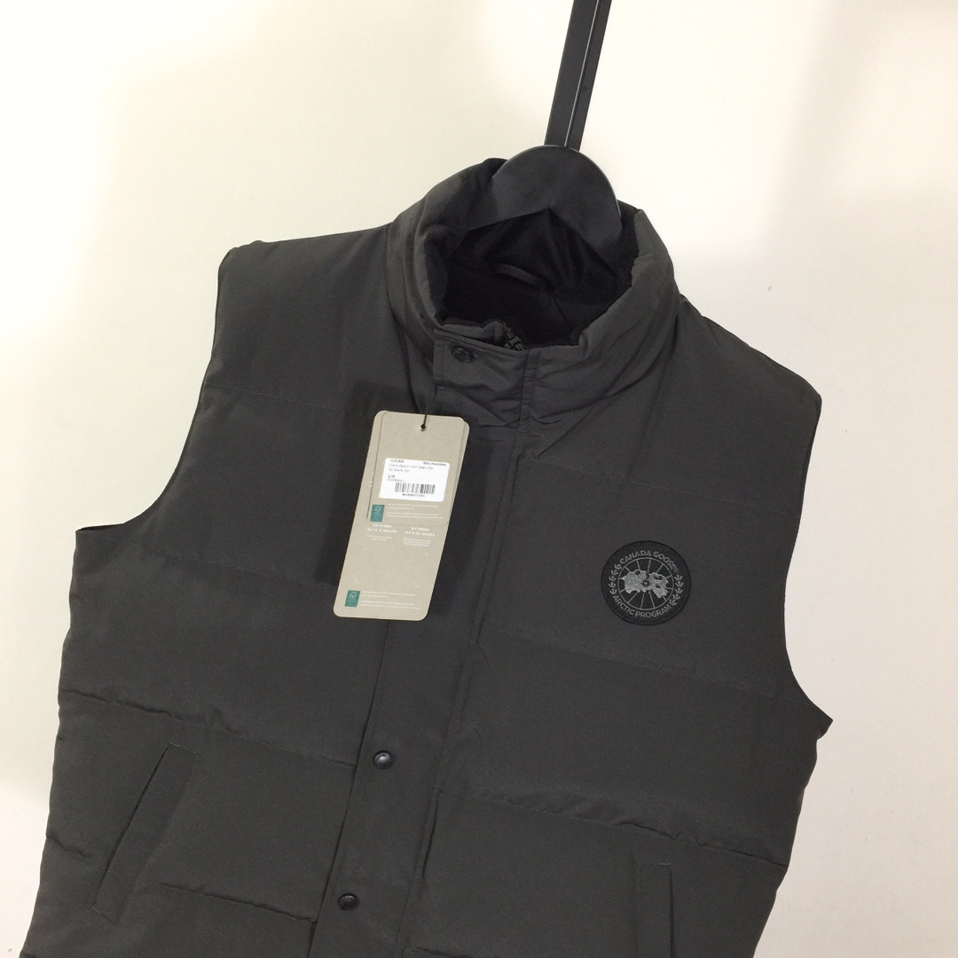 Canada Goose Black Label Down Vest - EUR FASHION