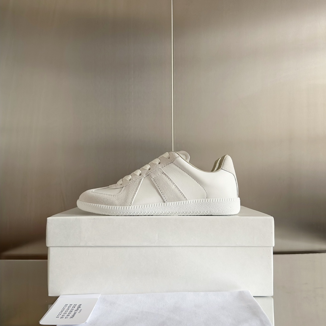 Maison Margiela Low-top Sneakers - EUR FASHION