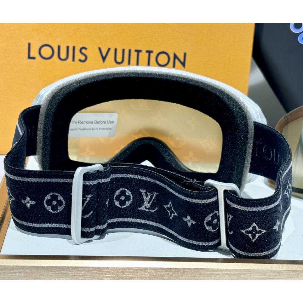 Louis Vuitton LV Snow Mask     - EUR FASHION