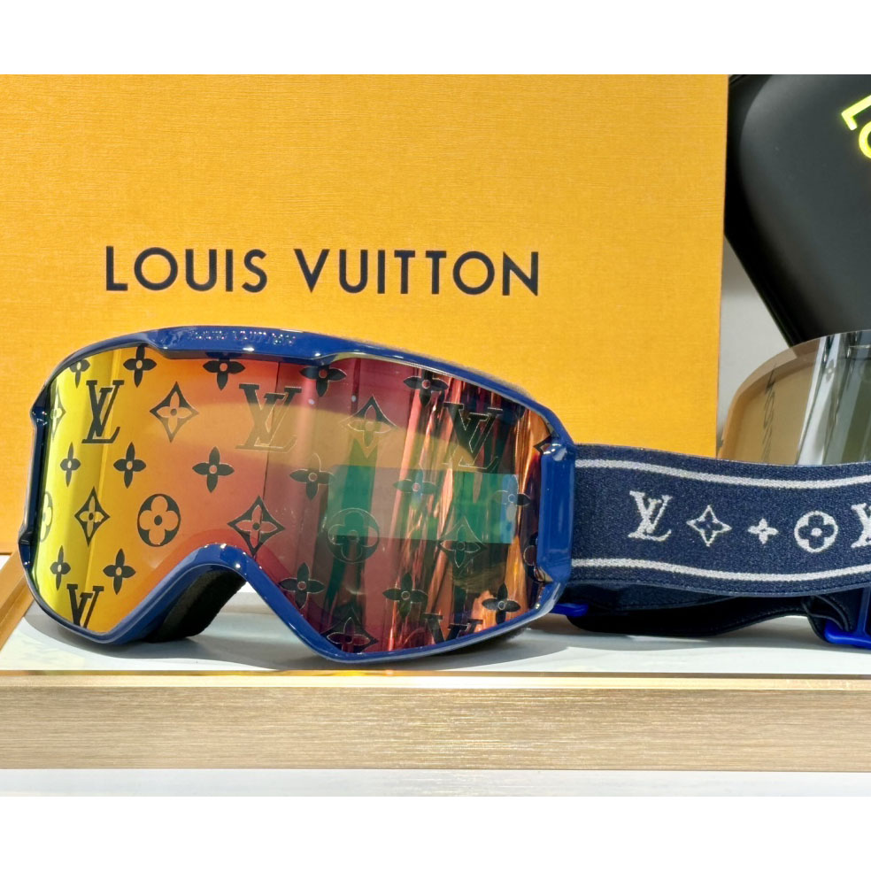 Louis Vuitton LV Snow Mask     - EUR FASHION