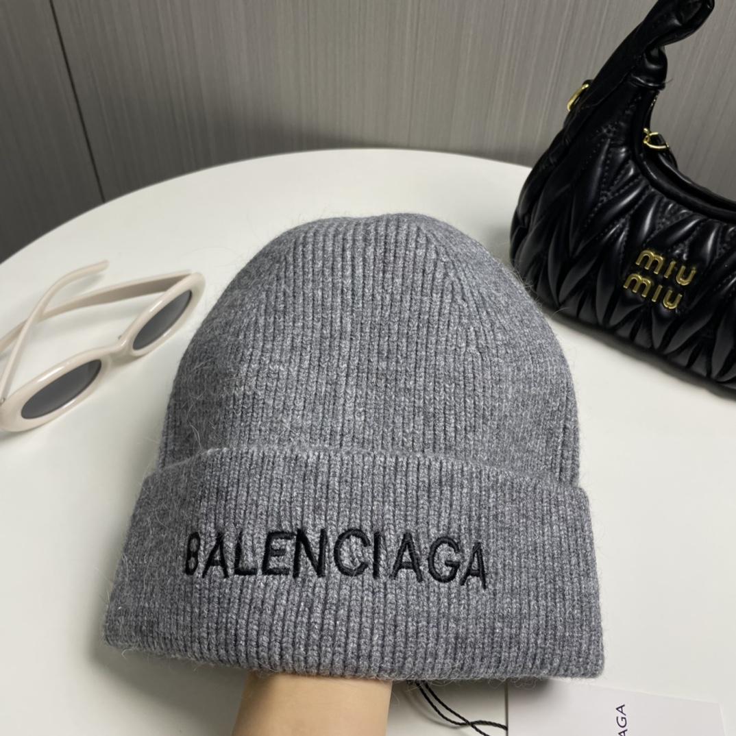 Balenciag Beanie  - EUR FASHION