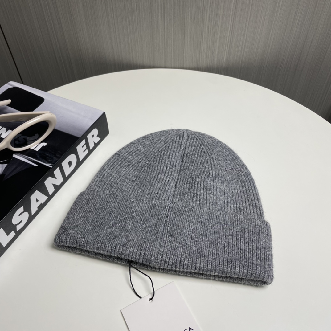 Balenciag Beanie  - EUR FASHION