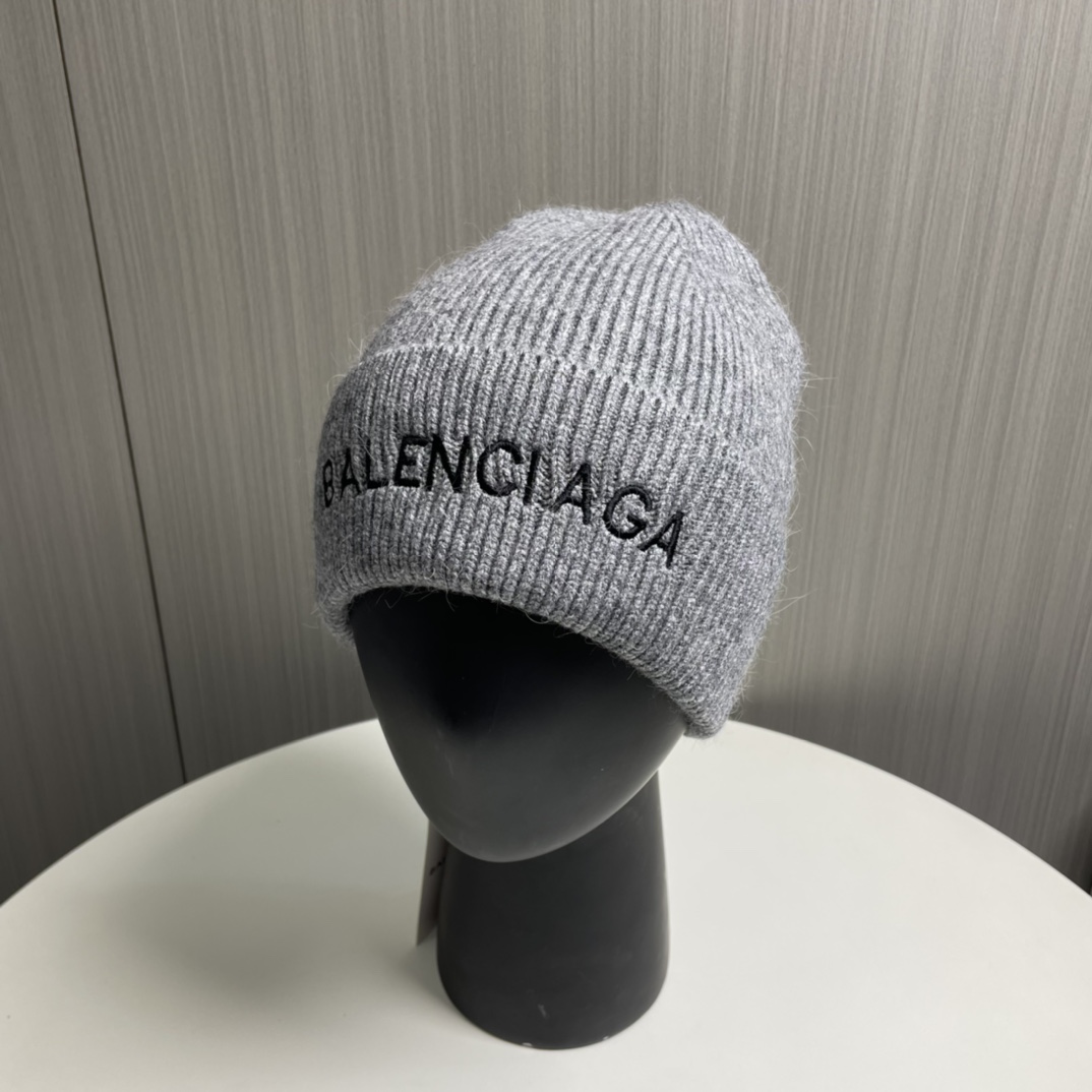 Balenciag Beanie  - EUR FASHION