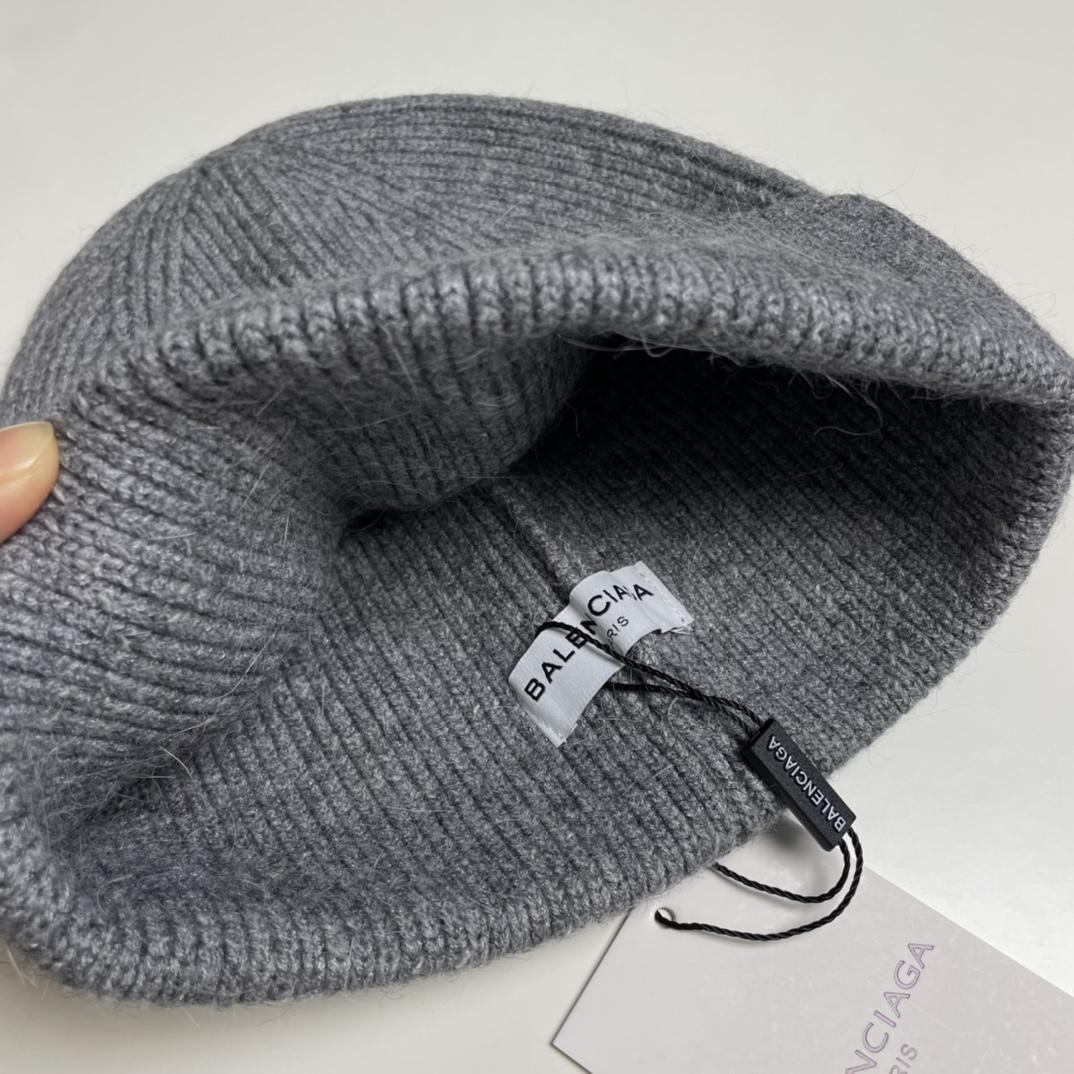 Balenciag Beanie  - EUR FASHION