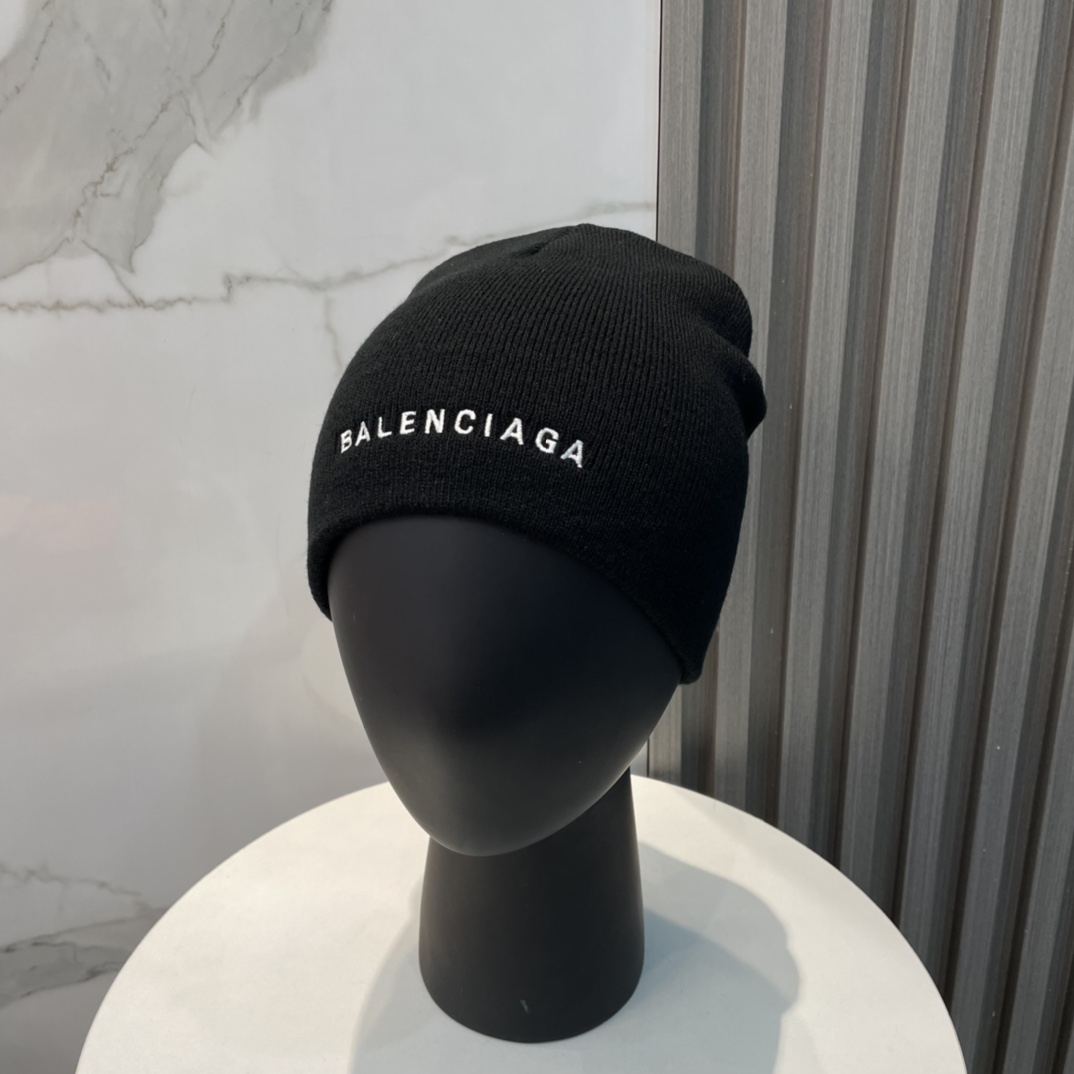 Balenciag Beanie  - EUR FASHION