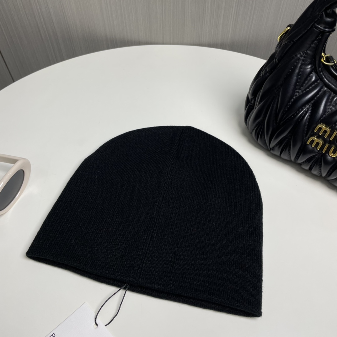 Balenciag Beanie  - EUR FASHION