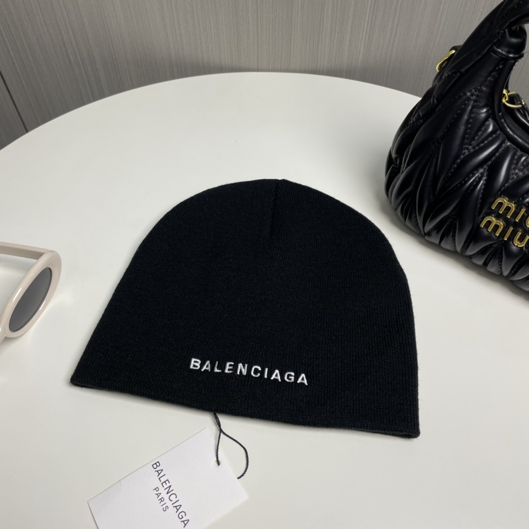 Balenciag Beanie  - EUR FASHION