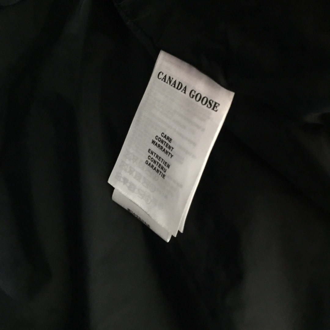 Canada Goose Black Label Down Vest - EUR FASHION