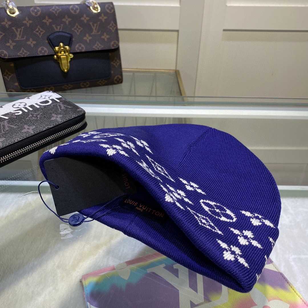 Louis Vuitton Beanie - EUR FASHION