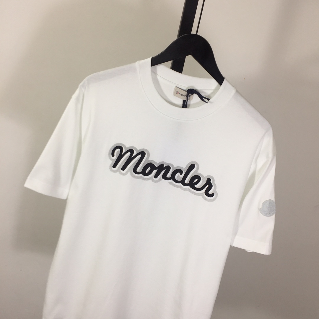 Moncler Logo T-Shirt - EUR FASHION