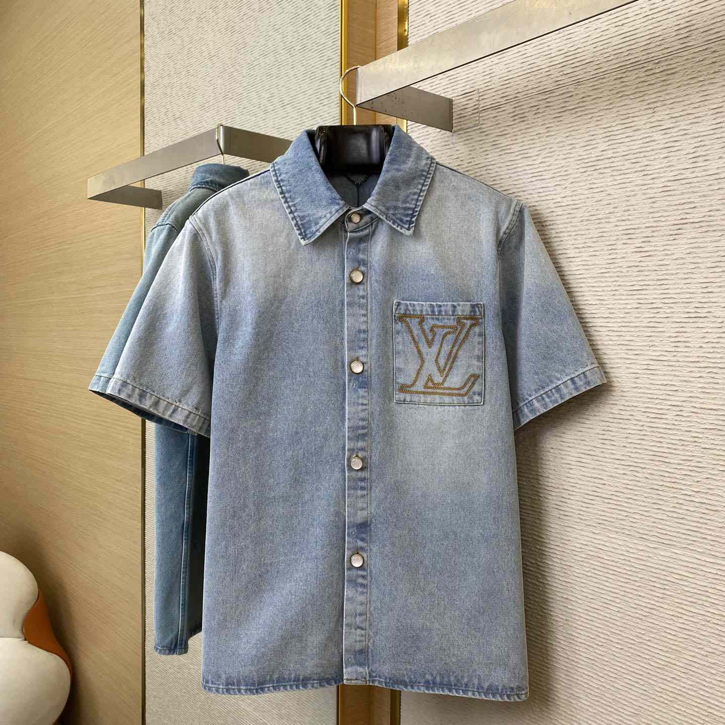 Louis Vuitton Short-Sleeved Denim Shirt  1AGJOP - EUR FASHION