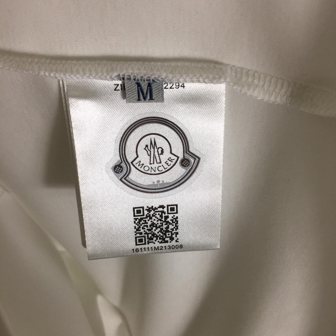 Moncler Logo T-Shirt - EUR FASHION