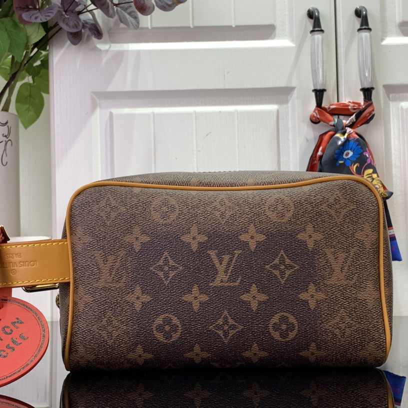 Louis Vuitton Locker Dopp Kit  M11765 - EUR FASHION