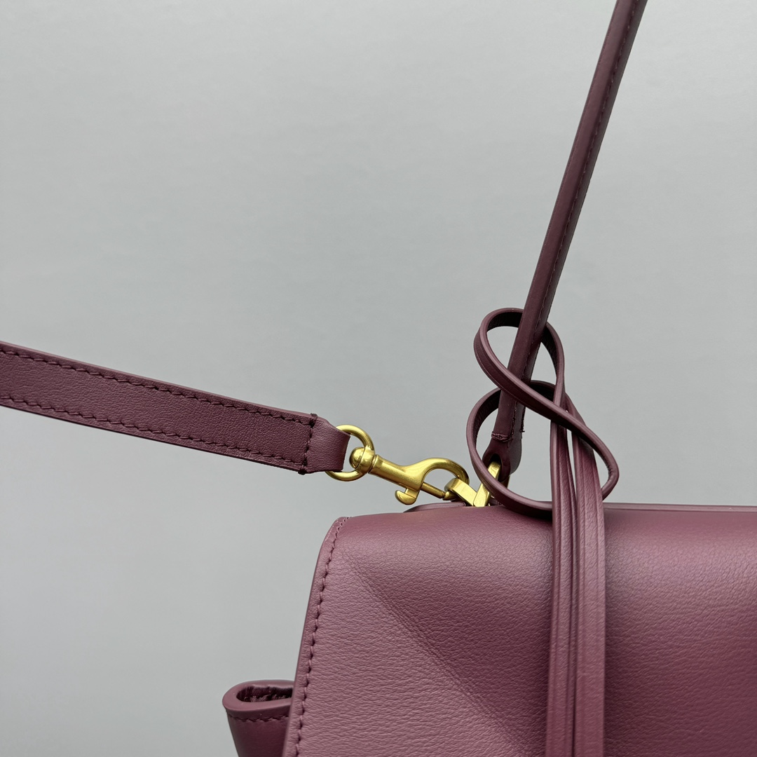 Balenciaga Rodeo Medium Handbag In Burgundy - EUR FASHION