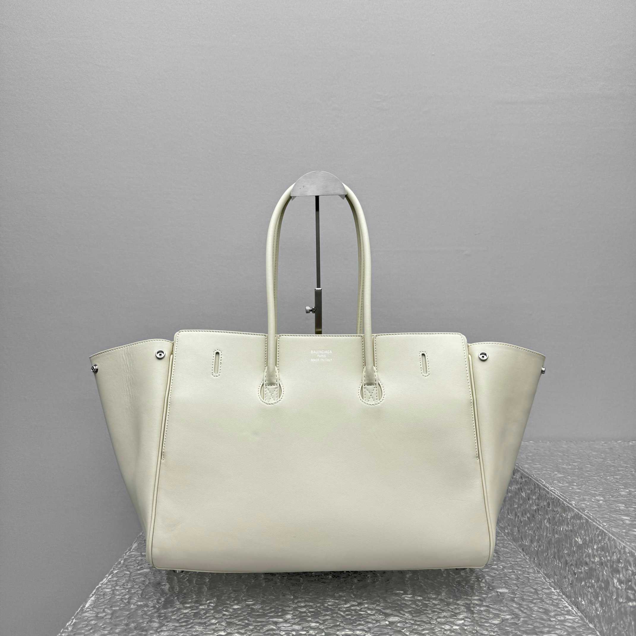 Balenciaga Bel Air Medium Carry All Bag In Soya - EUR FASHION