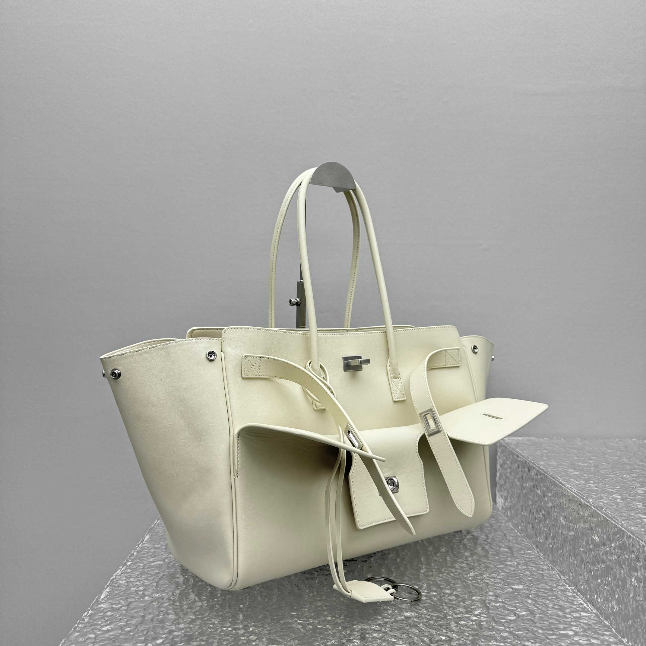 Balenciaga Bel Air Medium Carry All Bag In Soya - EUR FASHION