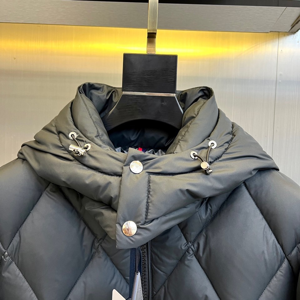 Moncler Averole Short Down Jacket - EUR FASHION