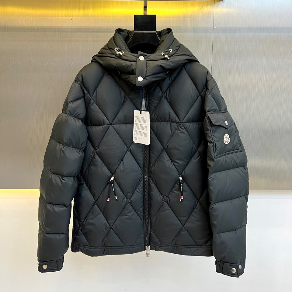 Moncler Averole Short Down Jacket - EUR FASHION