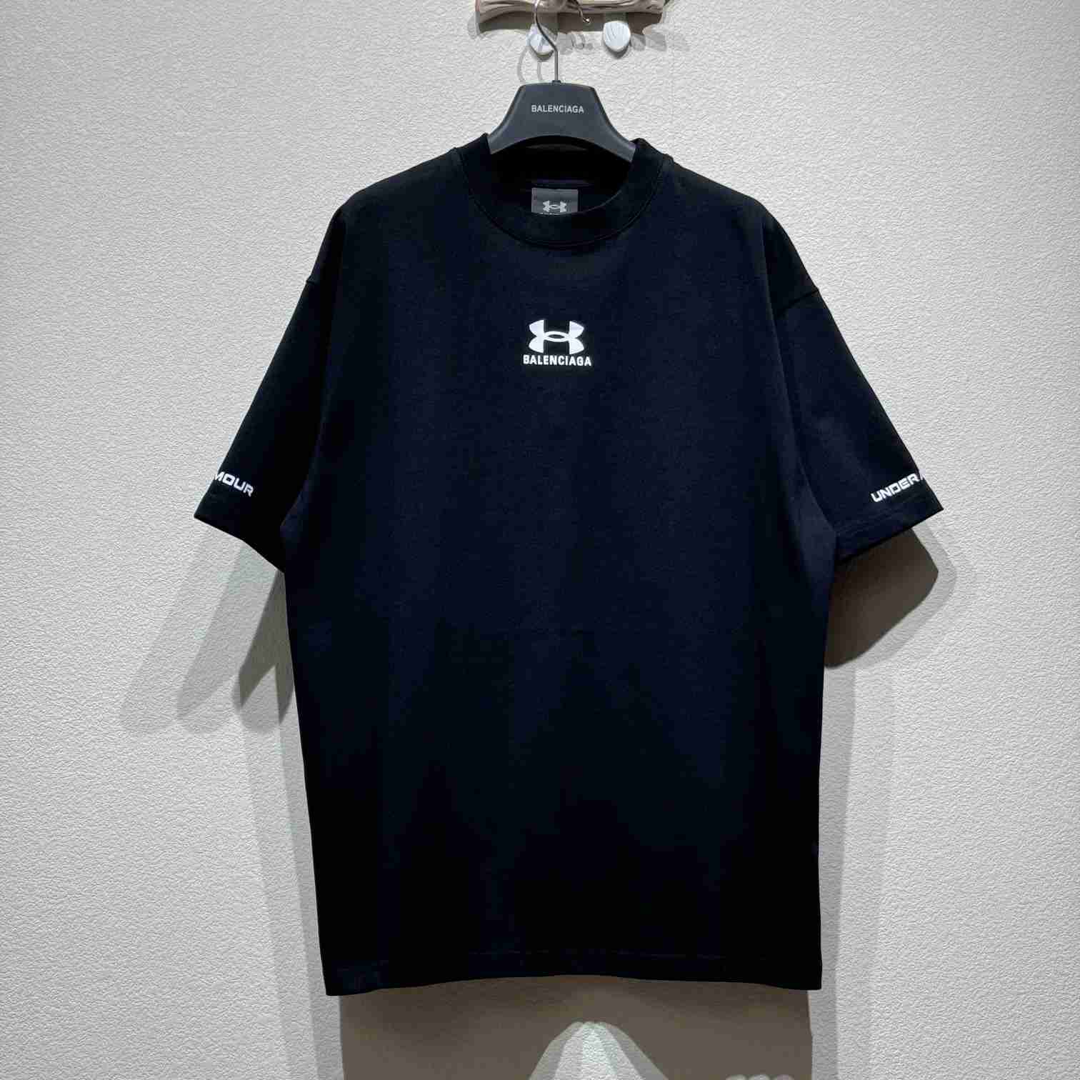 Balenciaga Under Armour® T-Shirt Oversized In Black - EUR FASHION