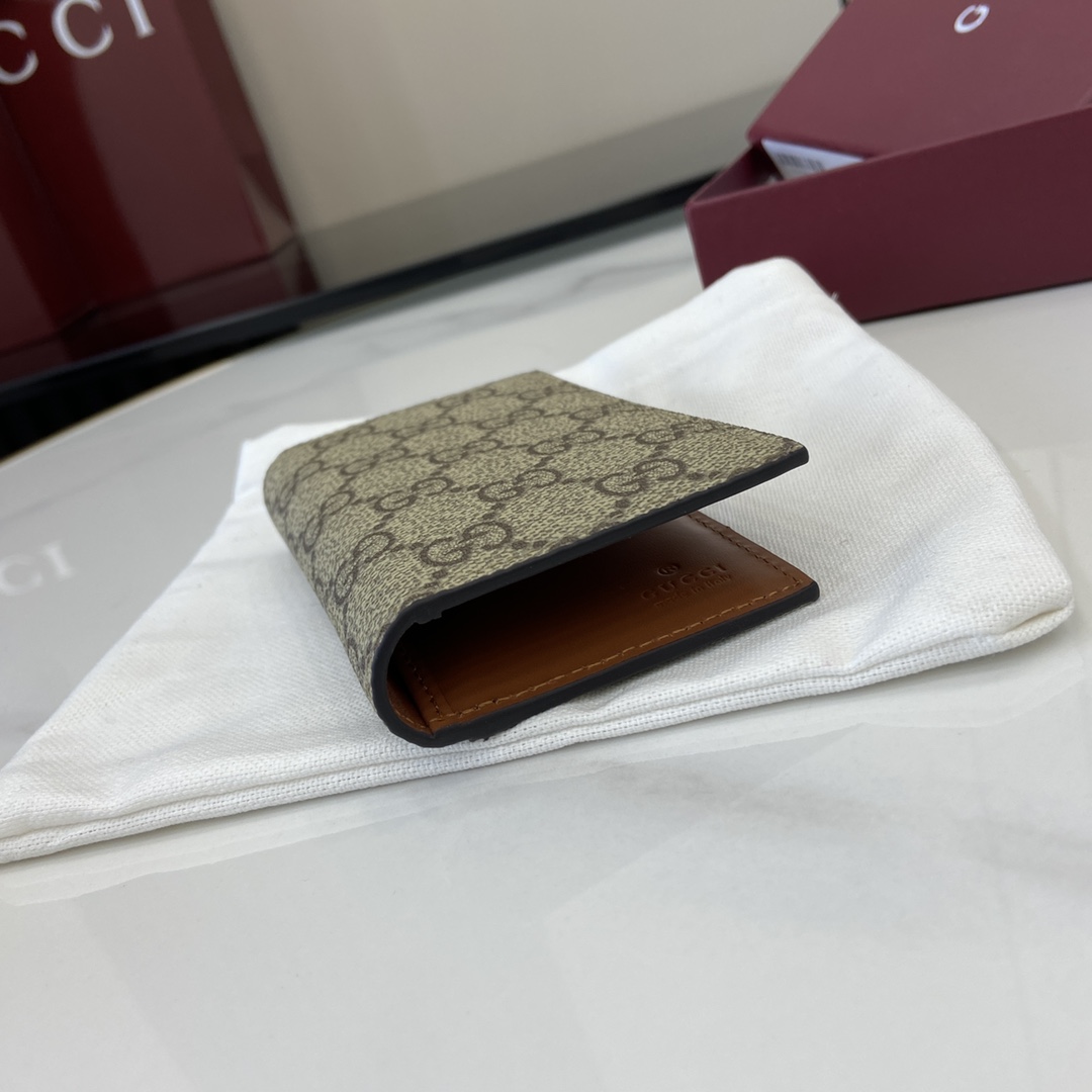 Gucci GG Emblem Bi-fold Card Case  - EUR FASHION