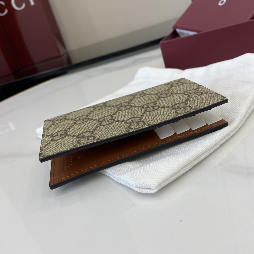 Gucci GG Emblem Bi-fold Card Case  - EUR FASHION