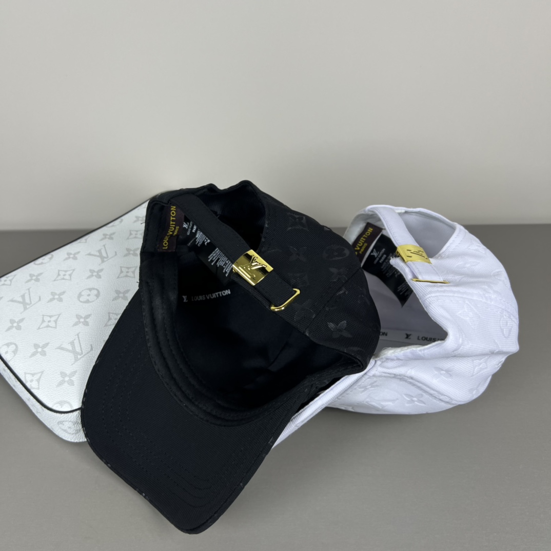 Louis Vuitton Monogram Cap - EUR FASHION