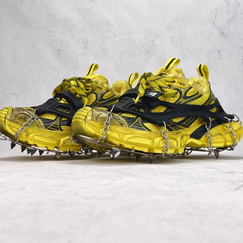 Balenciaga 3XL Ski Sneaker In Yellow And Black Mesh And Polyurethane - EUR FASHION