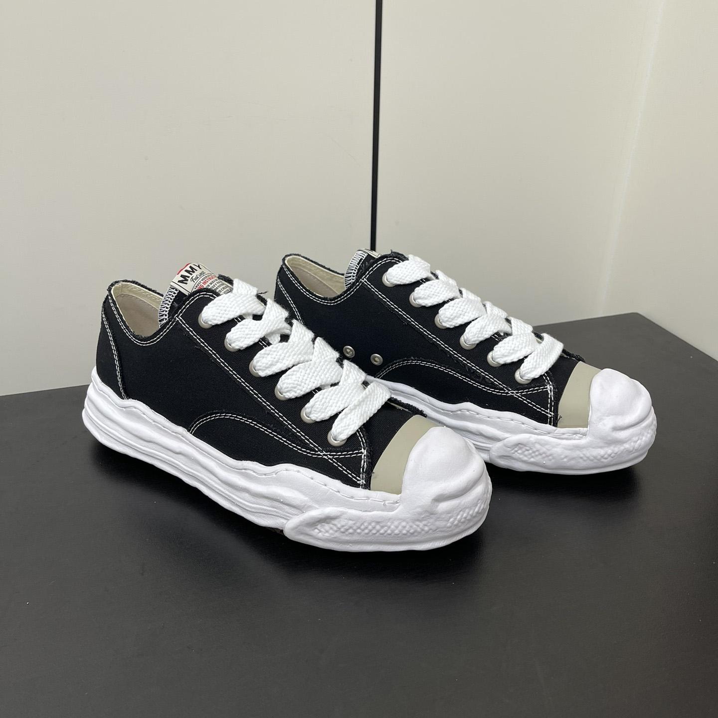 Maison Mihara Yasuhiro Low-Top Sneakers - EUR FASHION