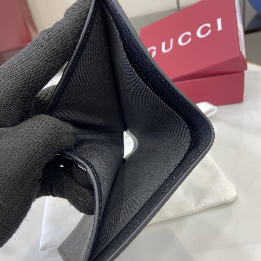 Gucci GG Emblem Bi-fold Wallet  - EUR FASHION